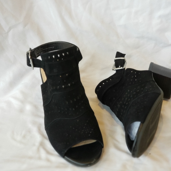 Bella Vita Fonda Slingback Black Peep Toe Sandal - Picture 6 of 12